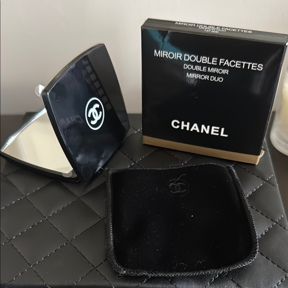 CHANEL  Mirror Duo Compact Double Facette